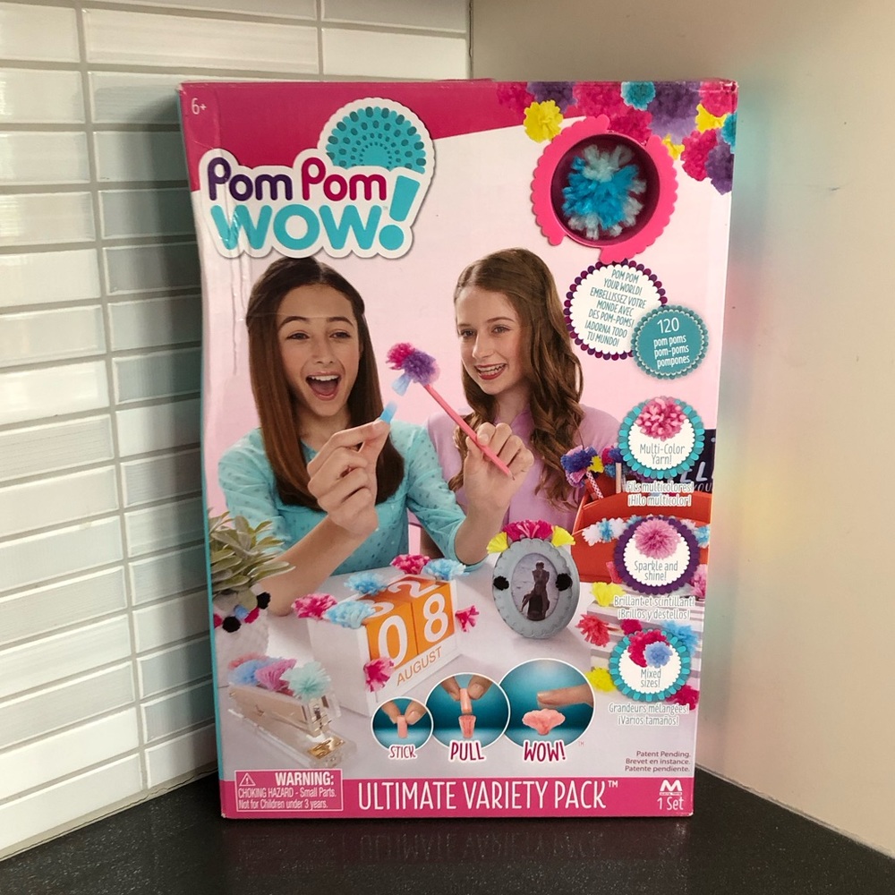 New in box Pom Pom WOW! craft kit